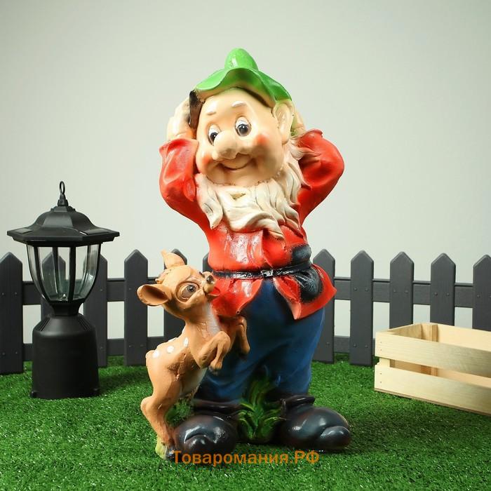 Садовая фигура из полистоуна «Гном с олененком», 50×19×26 см, МИКС