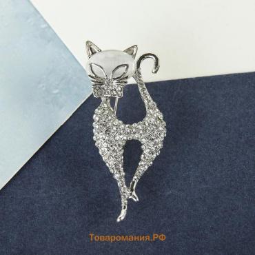 Брошь «Кошка» изящная с бантом, белая в серебре